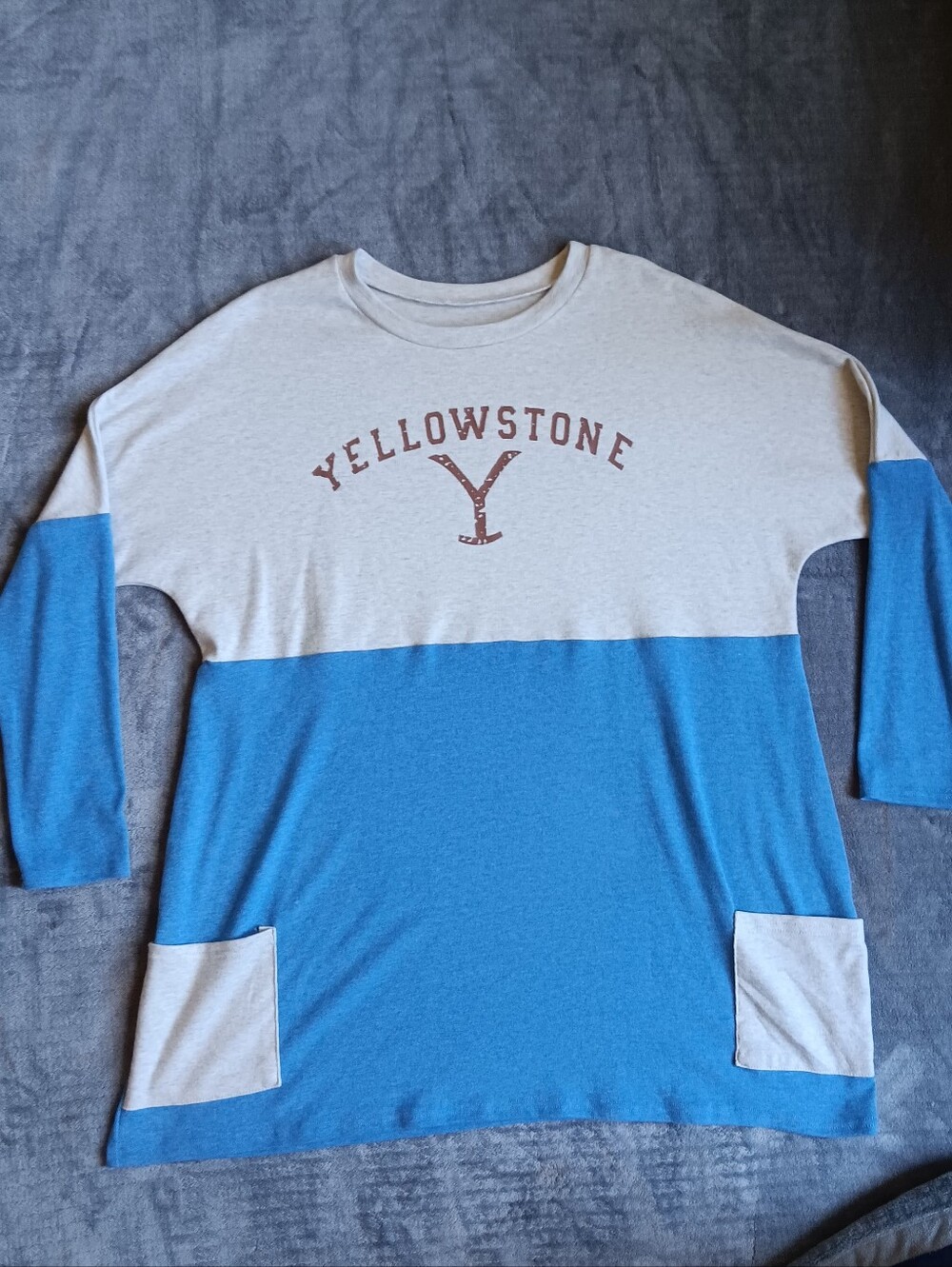 Yellowstone Two Tone Blue Gray Lounge Shirt With Pockets, Womens Size XL